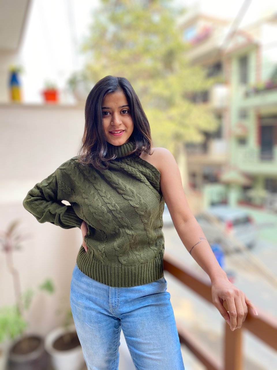 "AMARA" ONE SLEEVE PULLOVER - Image 3