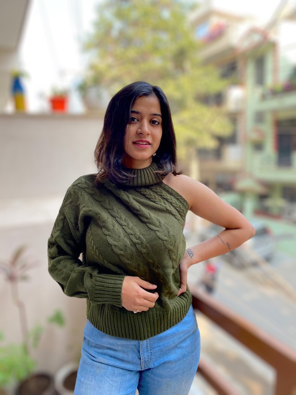 "AMARA" ONE SLEEVE PULLOVER - Image 6